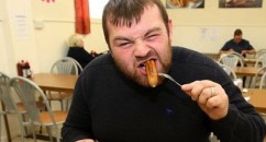 STEVEN MAGEE MANAGES TO EAT ‘THE BIG ONE’ Steven Magee has broken the world record for eating the biggest English fry up - wait until you see what it contains...