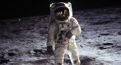 BUZZ ALDRIN PUNCHES ANNOYING GUY IN THE FACE Buzz Aldrin must hate it when smucks like Bart Sibrel constantly give him shit for apparently not going to the moon. I mean come on guys, he obviously did, haven't you seen the pictures?