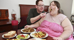 Susanne Eman (a brainless, Arizonian imbecile) throws caution to the wind as she marries a chef in her bid to become the worlds heaviest woman. Her sister is pretty hot though.