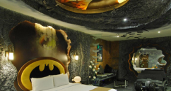 The Batman Hotel Room Ever wondered how Bruce Wayne lives? Well keep wondering...