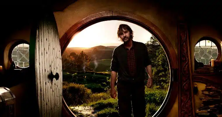 Peter Jackson ruining a Hobbit's doorway. Peter Jackson ruining a Hobbit's doorway.