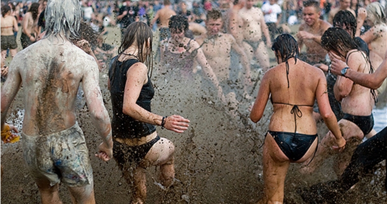 V Festival Mud Fight