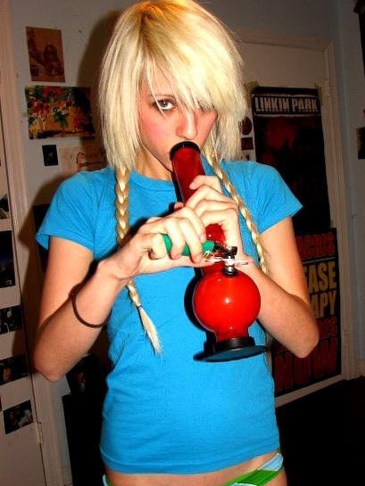 weed girls 1