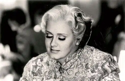 What If Adele Was Mrs Doubtfire 1 What If Adele Was Mrs Doubtfire 1