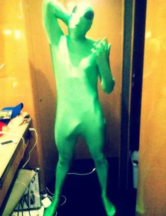 chris-brown-halloween-costume-2011 chris-brown-halloween-costume-2011