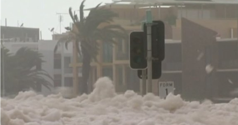 Australian Foam Storm Queensland - Traffic Light