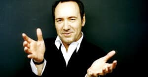 Kevin Spacey Yells ‘Photobomb’ Whilst Jogging Then Photobombs Some Random Woman’s Photo