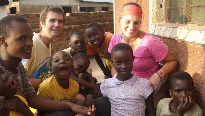 Volunteers With African Orphans