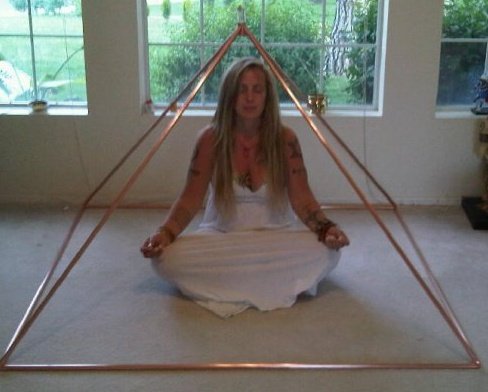 Healing Pyramid - Reiki Hippy