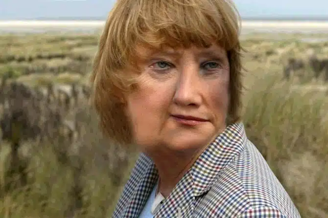 hipster merkel contorted