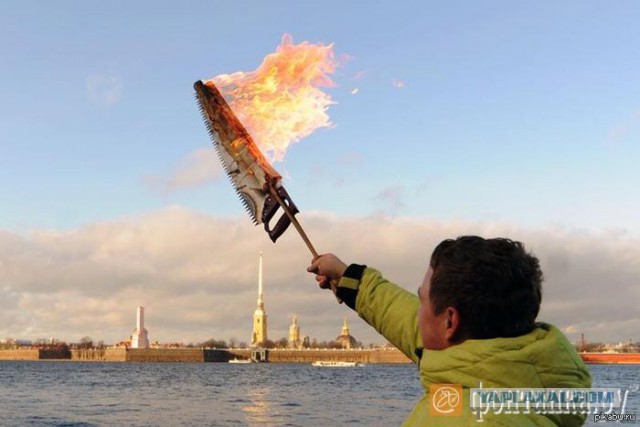 Awesome Phots From Russia With Love - Fire Saw