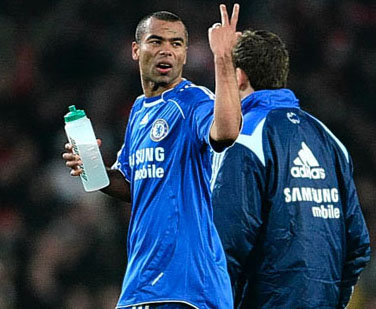 ashley-cole-angry