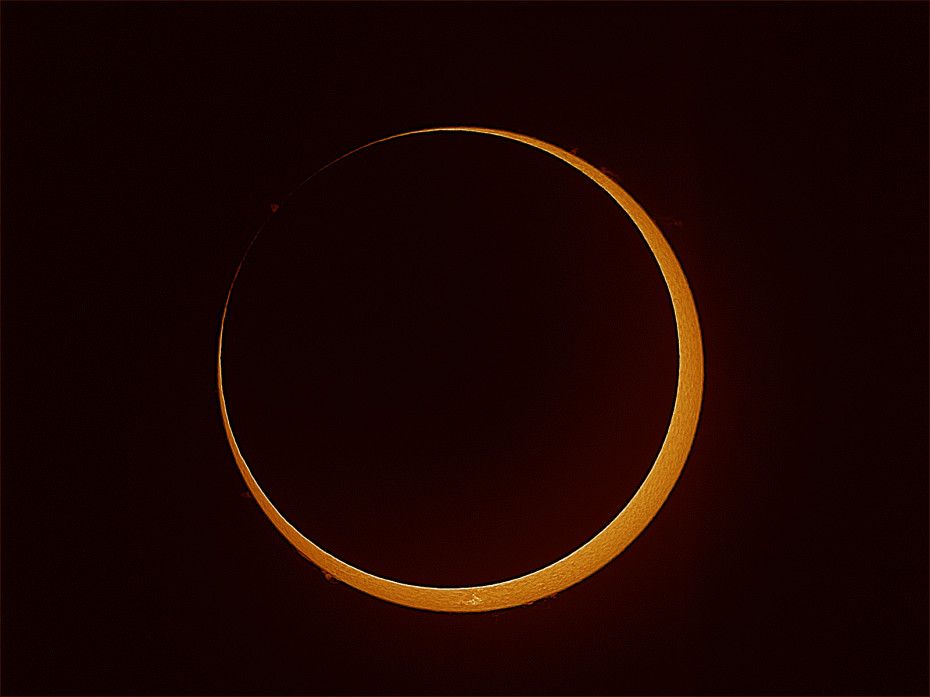 Annular-eclipse-over-Australia--930x697