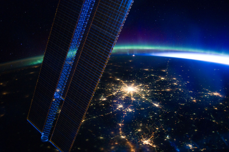 Moscow-shot-from-the-International-Space-Station-930x618