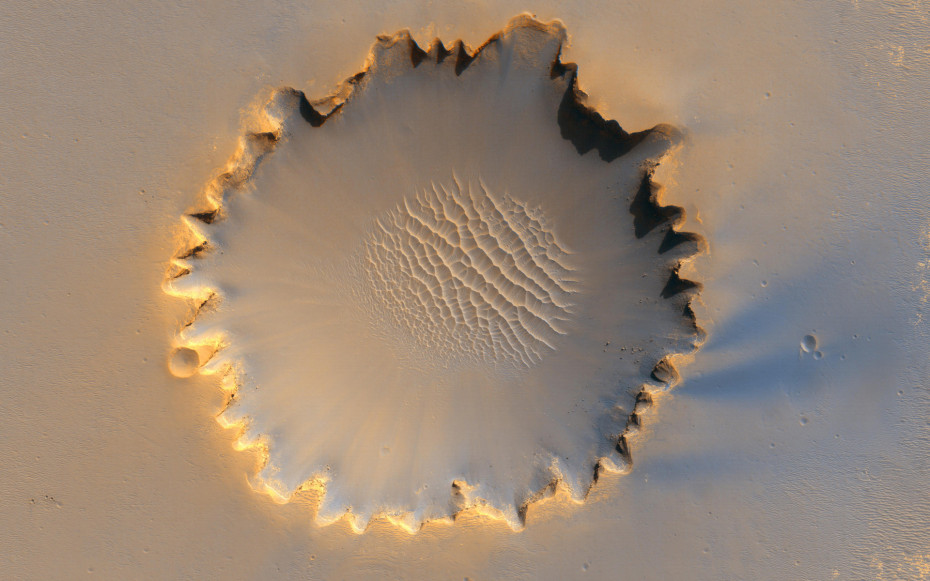 Victoria-crater-Mars-930x581