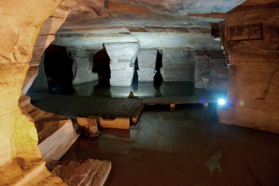 Longyou Grotto - Cave Complex - columns