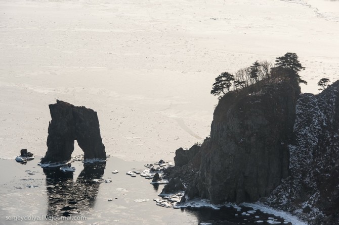 Amazing Pictures From Russia - Far East of Russia trousers cliff