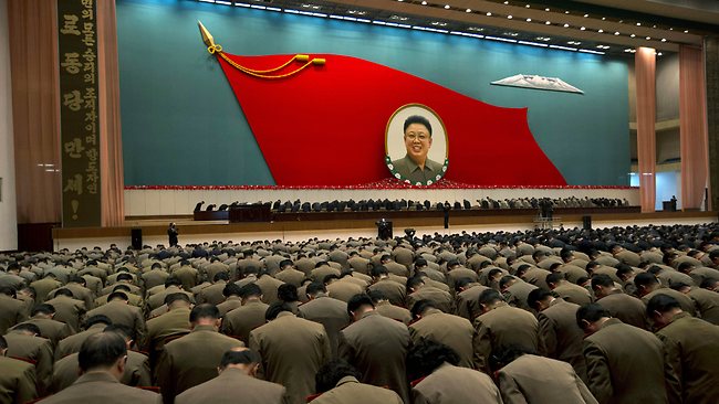 North Korea Inside - bowing 2