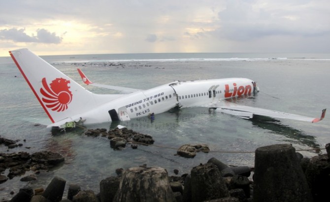 Darwin Awards - plane crash