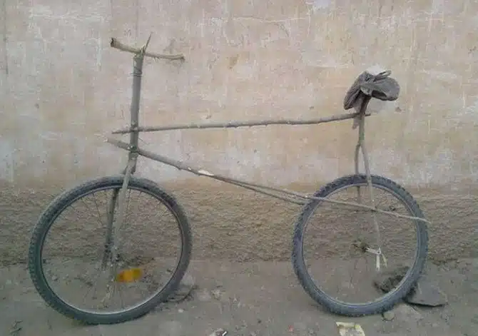 Russia Love - 2 crap bike