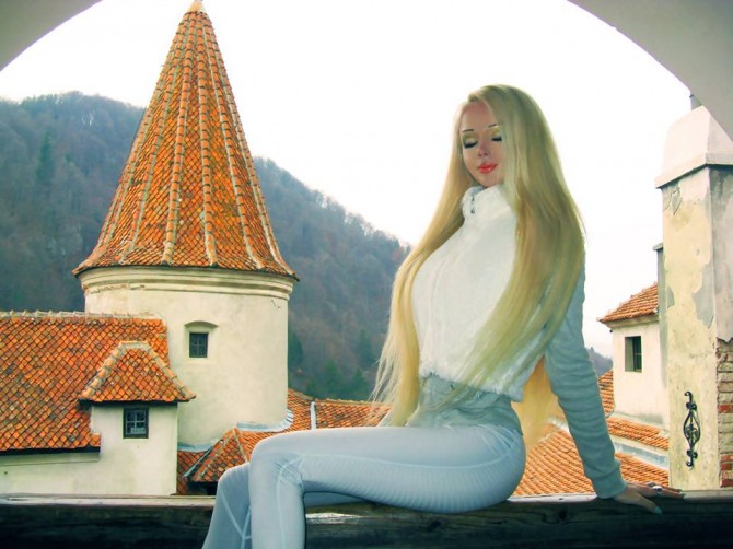 Valeriya Lukyanova - Barbie - Breatharianism 2