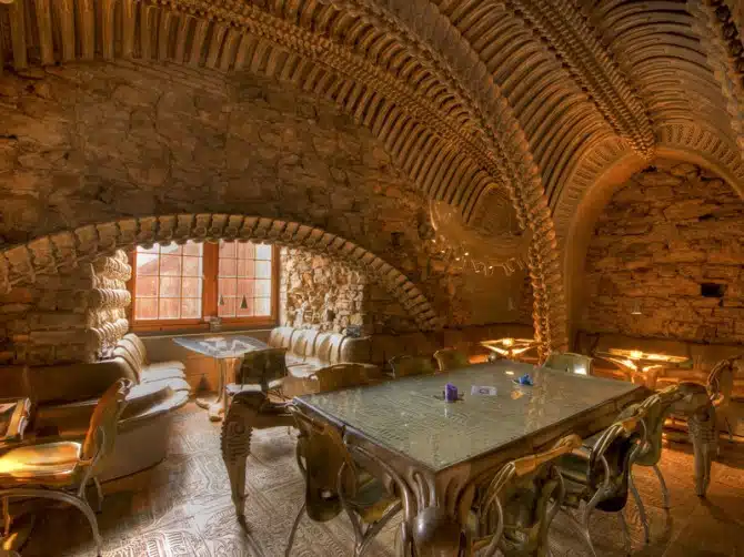 giger_bar_1_annie_bertram