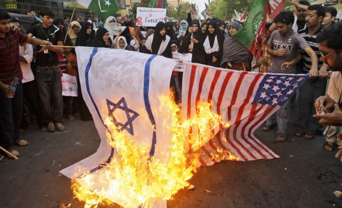 Israel Palestine - flag burning