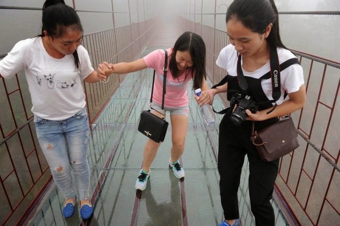 China - glass-bottomed suspension bridge scary