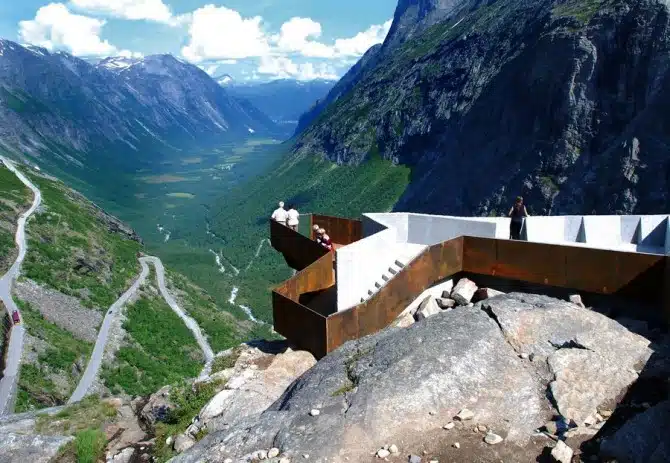 Awesome Look Out Spots - Romsdalen, Nroway