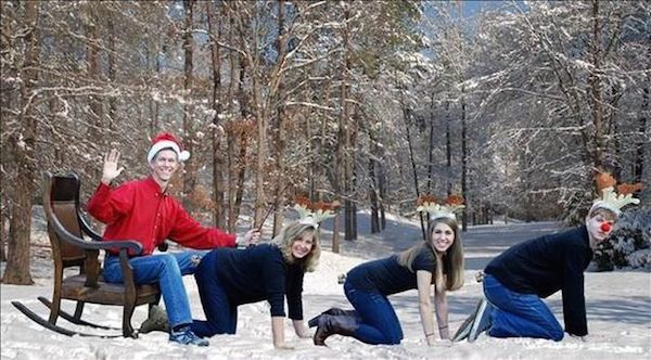 Awkward Christmas Family Photographs 1