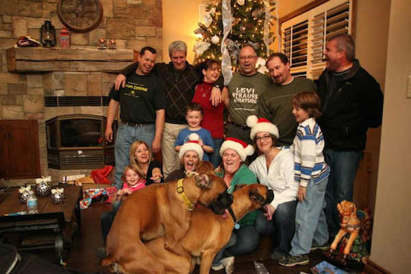 Awkward Christmas Family Photographs 2