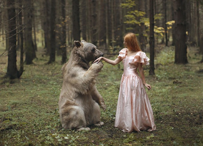 Katerina Plotnikova - Girl And Bear