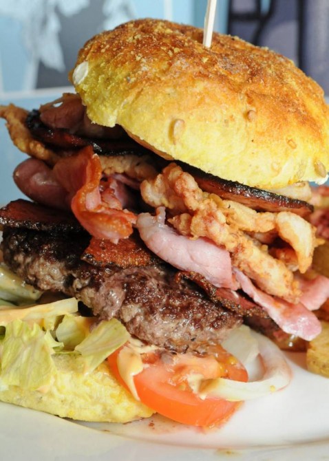 15 Shades Of Bacon Burger