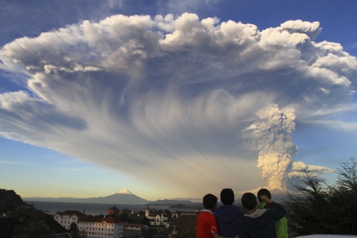 Chile Calbuco Volcano Footage 2