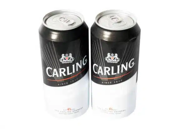 DTE1NH Two cans of Carling lager