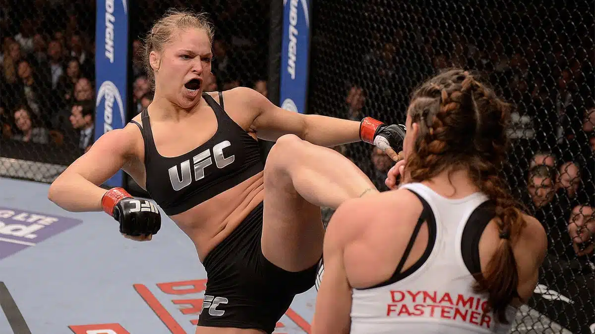 Ronda Rousey Fighting