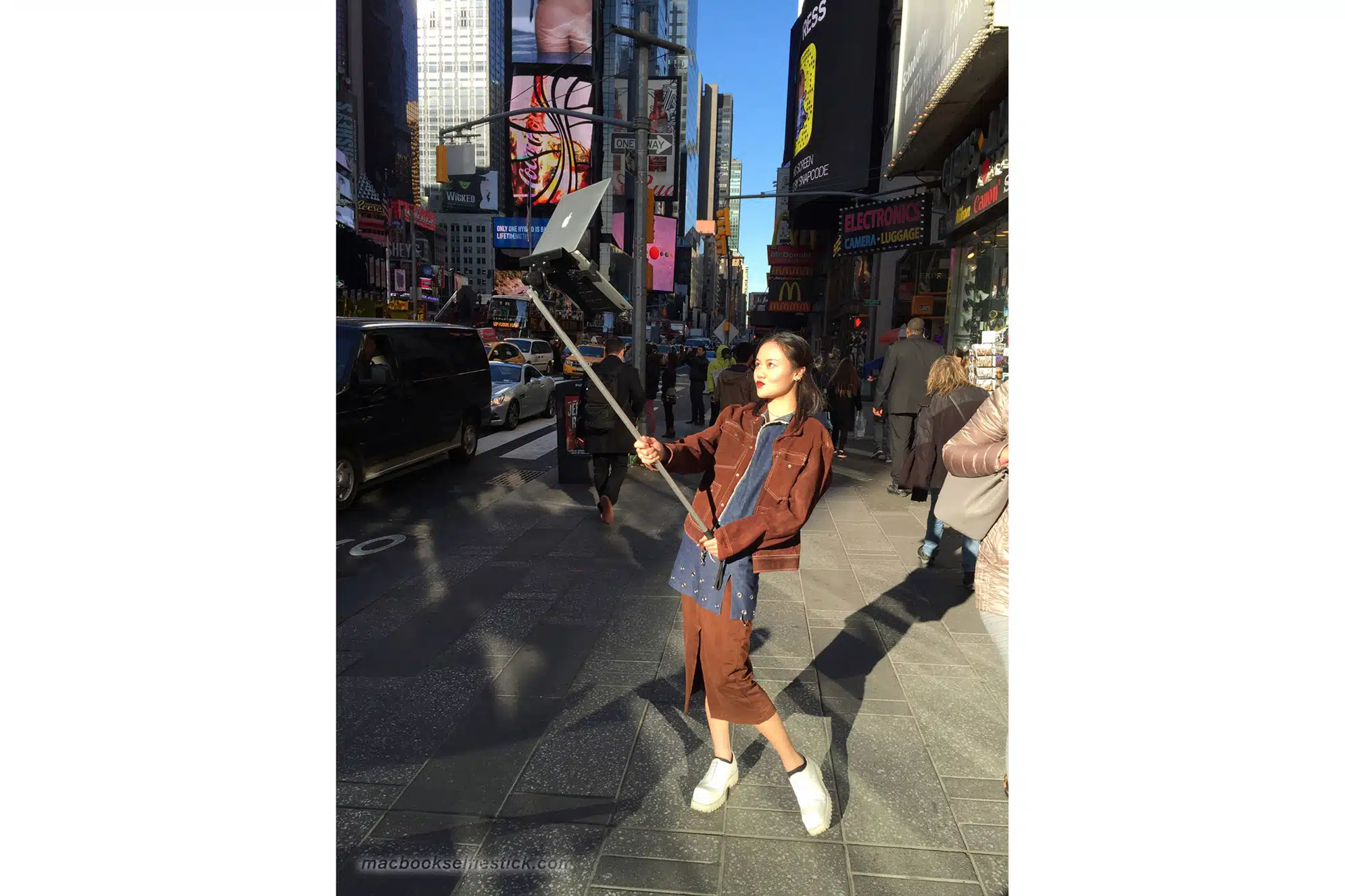 MacBook Selfie Stick 3