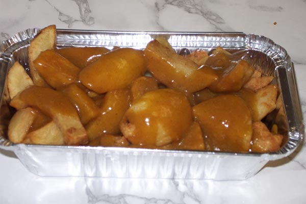 chips-and-curry-sauce