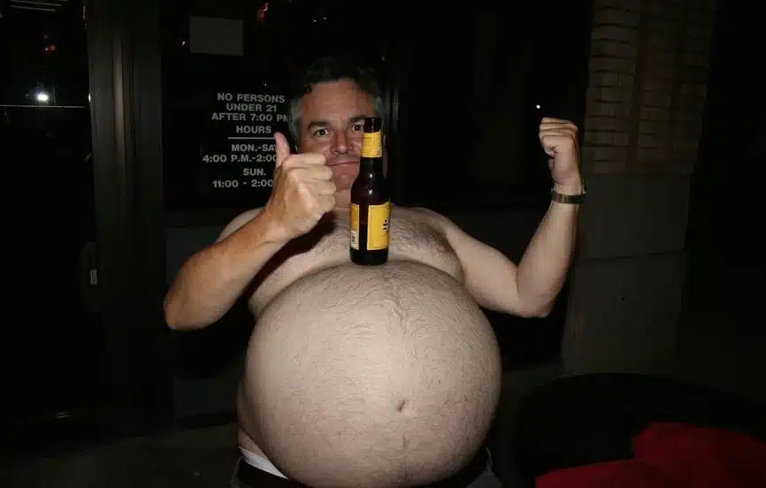 fat-man-drinking
