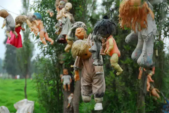island-of-the-dolls-