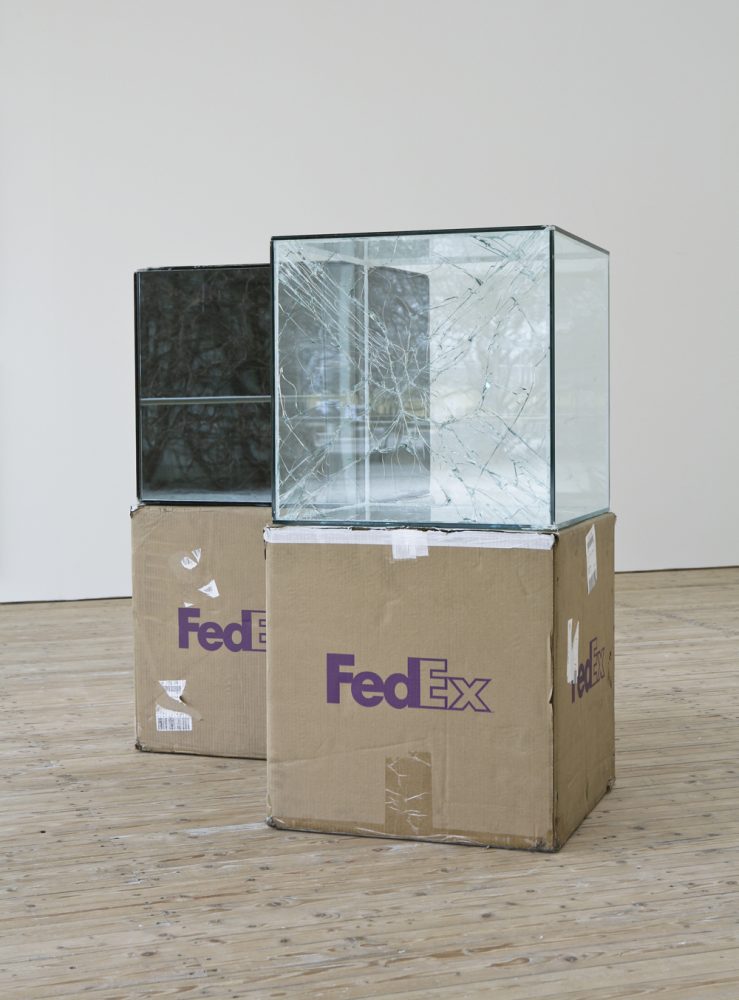 fedex-scultpure-4