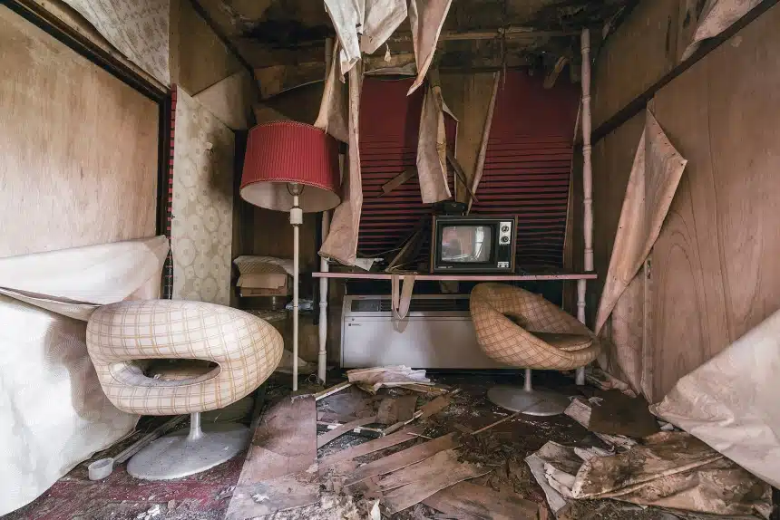 Japan abandoned love hotel 1