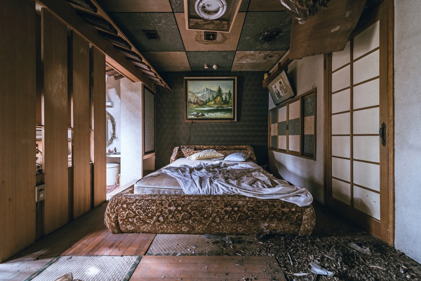 Japan abandoned love hotel 4