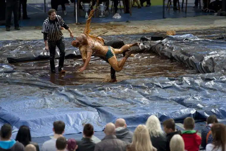 world-gravy-wrestling-championships-08312015-9-760x507