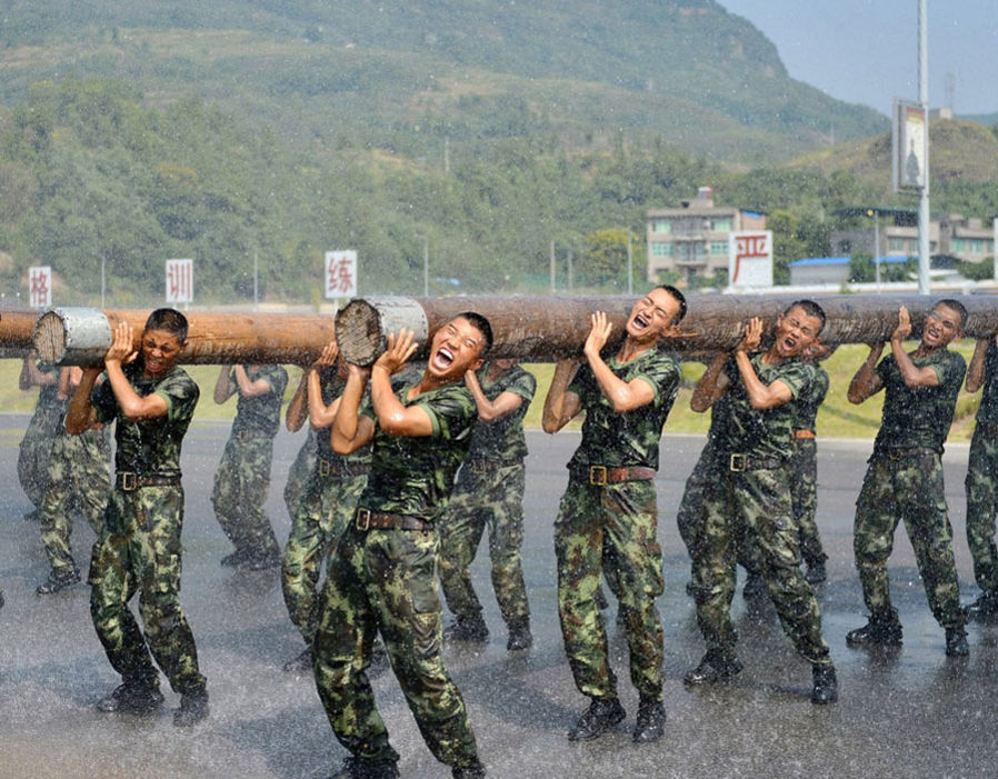 Cadetes desfilando. | Military women, Military girl 