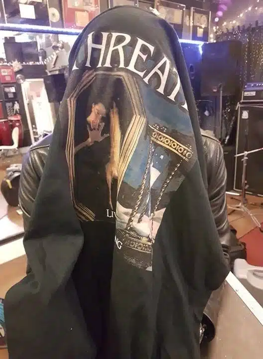 Threatin Shirt