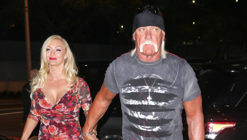 Hulk Hogan Posts Picture Of Wife On Beach Gets Called Out Massively