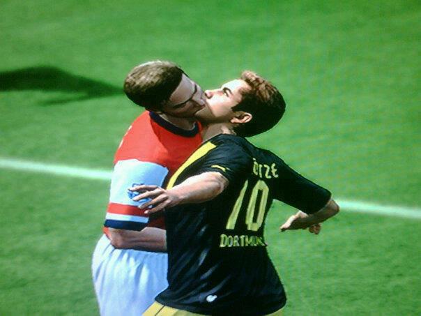 fifa13-demo-glitch-giroud-gotze