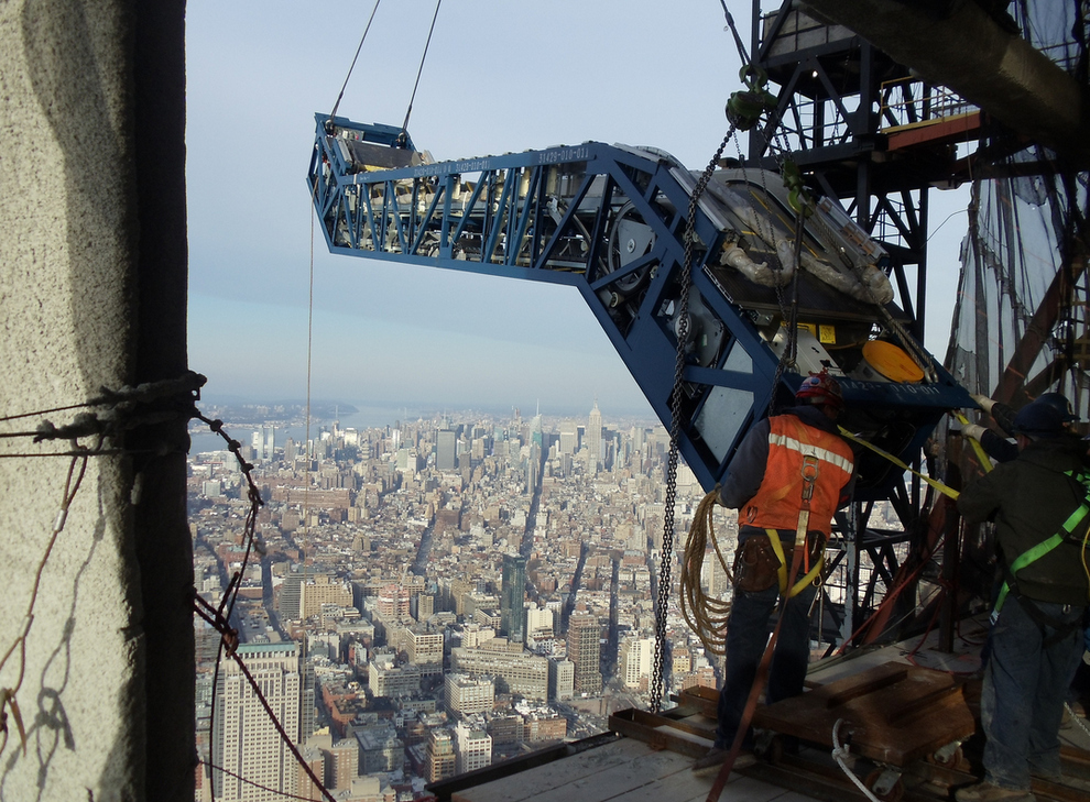Escalators Hoisted Up World Trade Center 5