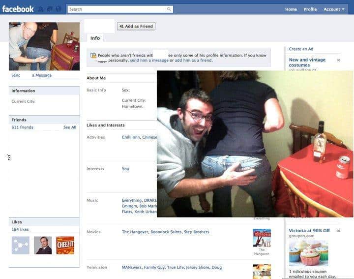 Guy Dresses Up As Facebook Users 4